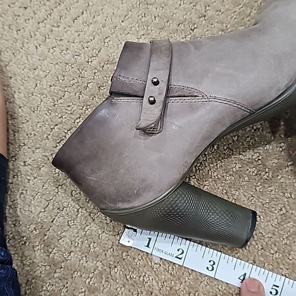 Ecco Grey Leather Ankle Boots Sz 9US or 39 - Picture 7 of 9